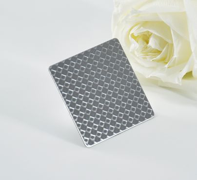 ভালো দাম অভ্যন্তরীণ এবং বহিরাগত সজ্জা জন্য অনন্য নান্দনিকতা এবং স্থায়িত্ব এমবসড স্টেইনলেস স্টীল শীট অনলাইন