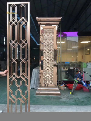 ভালো দাম 201 স্টেইনলেস স্টীল রুম ডিভাইডার 8K মিরর সারফেস HRB100 কঠোরতা অনলাইন