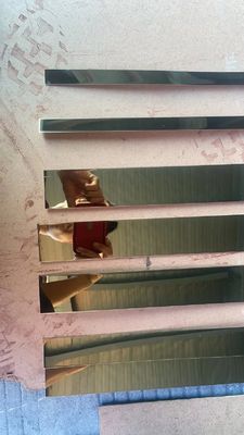 টাইল সুরক্ষার জন্য 0.85 মিমি বেধ সহ জেআইএস স্ট্যান্ডার্ড গোল্ড প্ল্যাটিং স্টেইনলেস স্টিলের প্রান্ত ট্রিম